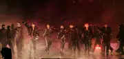BTS in München: 70.000 Fans feiern Comeback mit Bayern-Trikot