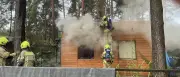 Bungalow in Berlin-Müggelheim brennt aus – Hund stirbt in Flammen