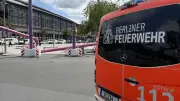 Bus rammt Wasserleitung in Berlin-Mitte: 200 Meter Gefahrenzone