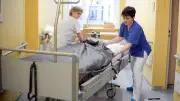 Charité: Sparvorgaben des Bundes gefährden Lohnerhöhungen für Pflegekräfte