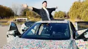 Chilenischer Influencer beklebt Auto mit über 10.000 WM-Stickern