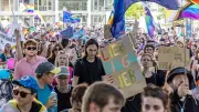 CSD in Cottbus: Über 1.000 Menschen feiern friedlich