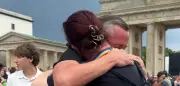 CSD-Mahnwache in Berlin: Trauer und politische Forderungen nach Anschlag