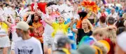 CSD-Parade in Köln gestartet: Reul warnt vor zunehmender Intoleranz