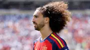 Cucurella überrascht mit neuer Frisur nach WM-Sieg