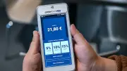 Digitales Trinkgeld in Kritik: Verbraucherzentrale mahnt Café-Betreiber ab