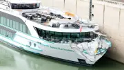 Donau-Kreuzfahrtschiff kracht gegen Schleuse: 14 Verletzte, viele Deutsche