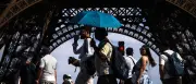 Dritte Hitzewelle in Frankreich: Eiffelturm schließt früher, Tour de France gekürzt