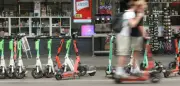 E-Scooter-Unfälle 2025: Tote steigen um 40 Prozent, Forderungen nach Helmpflicht