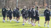 Eintracht Frankfurt: Kader-Stau zum Trainingsauftakt – Hütter unter Druck