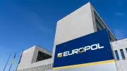 Europol zerschlägt Netzwerk: 57 Festnahmen bei 