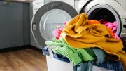 Experte verrät: So werden Sie Verfärbungen in der Kleidung los