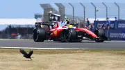 Ferrari-Star Hamilton holt Sprint-Pole in Silverstone