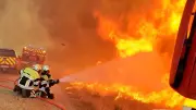 Feuerwehrmann filmt gefährlichen Einsatz gegen Flammenwalze in Frankreich