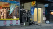 Geldautomat in Hamburg gesprengt: Trümmerteile fliegen meterweit
