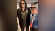 Gene Simmons rührt US-Veteranen mit Geschichte seiner Mutter