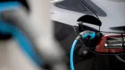Großbritannien führt Kilometersteuer für Elektroautos ab April 2028 ein