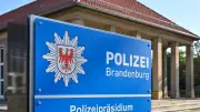 Hakenkreuz auf Partybild: Ermittlungen gegen Polizeibeamten in Brandenburg