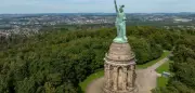 Hermannsdenkmal-Besetzer arbeitet für AfD- und FPÖ-Abgeordnete