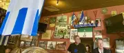 Hertha BSC präsentiert neuen Hauptsponsor Sparda-Bank in Eckkneipe
