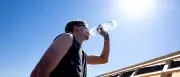 Hitzewelle treibt Eis- und Wasserabsatz auf Rekordniveau