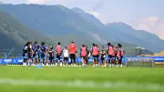 HSV-Trainingslager in Österreich: 350 Fans, Verletzte und Boss-Besuch