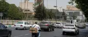 Iran-Krieg: Flugabwehr in Teheran aktiv – US-Angriffe auf Stützpunkte