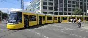 Jahre zu spät: Berlins superlange Straßenbahn Urbanliner startet auf M4