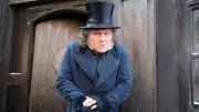 Johnny Depp überrascht als Ebenezer Scrooge auf Comic-Con in San Diego