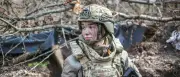 Junge ukrainische Soldaten: Jugend im Schützengraben