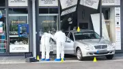 Juwelier-Raub in Pressath: Täter rammen Geschäft mit Auto und flüchten