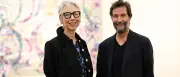 Keanu Reeves begleitet Partnerin Grant zur Ausstellungseröffnung in Nürnberg