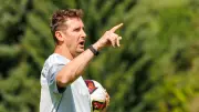 Klose drängt auf neuen Linksverteidiger für den Club