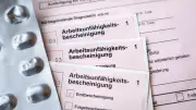 Koalition verschärft Regeln: Krankschreibung ab erstem Tag, Mini-Jobs bleiben