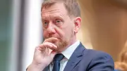Kretschmer kritisiert Schenderlein-Ablösung – Merz verteidigt Personalrochade