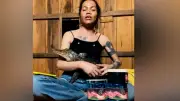 Krokodil beißt Influencerin während Livestream – Tierschützer kritisieren