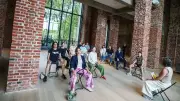 Kunstpalast Düsseldorf: Yoga-Führung verbindet Achtsamkeit mit Kunst