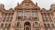 Lehrerin seit 17 Jahren krankgeschrieben wehrt sich gegen Zwangspensionierung