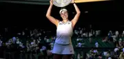 Linda Nosková gewinnt Wimbledon-Finale nach fünf abgewehrten Matchbällen