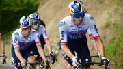 Lipowitz und Evenepoel: Friedensgipfel auf der Massagebank bei der Tour de France