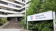 Mann verlangt 3500 Euro für Brust-OP von Ex-Freundin zurück – Gericht entscheidet im August