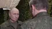 Müder Putin in Uniform: Kreml-Video sorgt für Spott und Zweifel