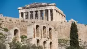 Messerangriff nahe Akropolis: Touristenpaar verletzt, Täter festgenommen