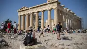 Messerattacke am Akropolis-Museum: Grieche sticht auf Urlauberpaar ein