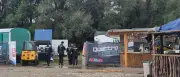 Messerattacke auf Dorffest in Egling: Acht Verletzte, Täter flüchtig