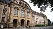 Messerattacke in Düsseldorfer Altstadt: Haftstrafen für drei Männer
