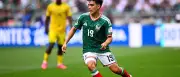 Mexikos WM-Jüngster Gilberto Mora feiert Schulabschluss in Tijuana