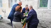 Nachfahre von Bonhoeffer entfernt AfD-Kranz bei Gedenkfeier