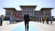 Nato-Gipfel in Ankara: Erdogan demonstriert Macht im Protzpalast