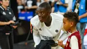 Neue Regeln, kurze Spiele: Dennis Schröder startet LGCY in Berlin